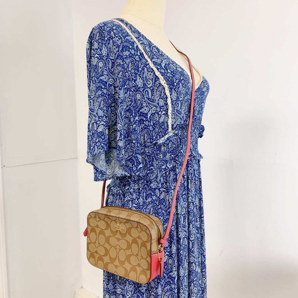 Camera Bag Mini In In Signature HZ Canvas 91677 GOLD/KH/STRWBRRY Coach